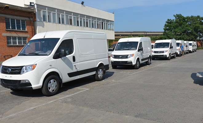 东风御风中标山东菏泽烟草局18台配送车订单