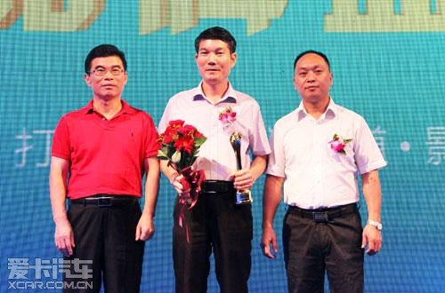 车行健再获十大民族品牌人物双项大奖