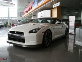 ղGT-R׽½й ʼԤ