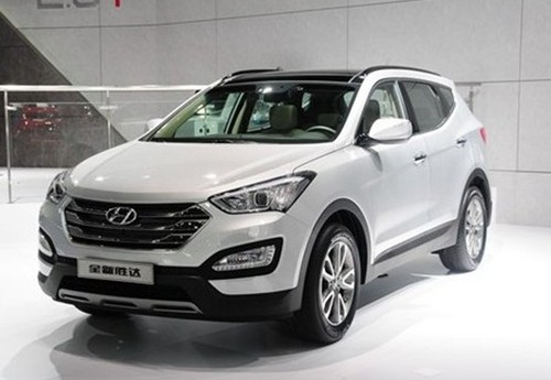 定位高于北京现代ix35(参数|询价)车型,整车尺寸也达到了4690×1880